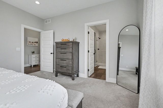 8302 Bauerridge Avenue, Jenison, MI 49428