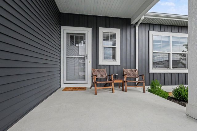 8302 Bauerridge Avenue, Jenison, MI 49428
