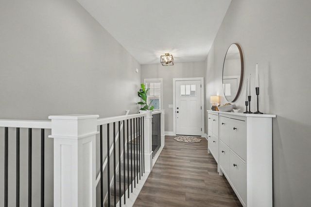 8302 Bauerridge Avenue, Jenison, MI 49428