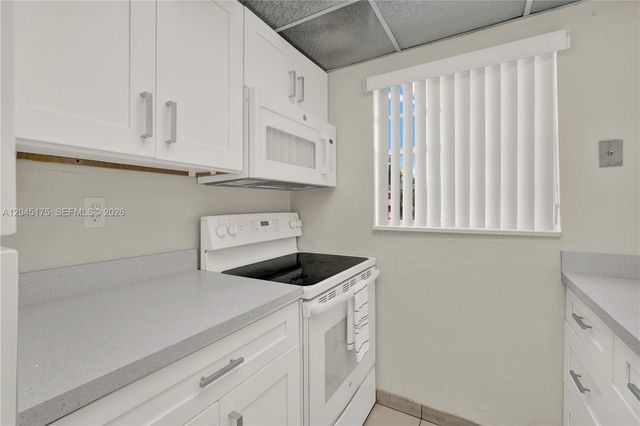 9390 W Flagler Street 218F, Miami, FL 33174
