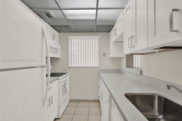 9390 W Flagler Street 218F, Miami, FL 33174