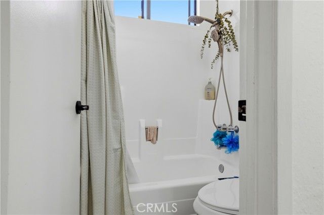 2123 Temple Avenue, Signal Hill, CA 90755