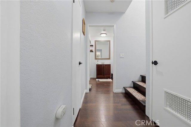 2123 Temple Avenue, Signal Hill, CA 90755