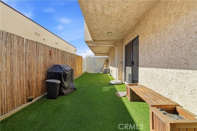 2123 Temple Avenue, Signal Hill, CA 90755