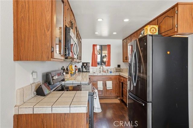 2123 Temple Avenue, Signal Hill, CA 90755