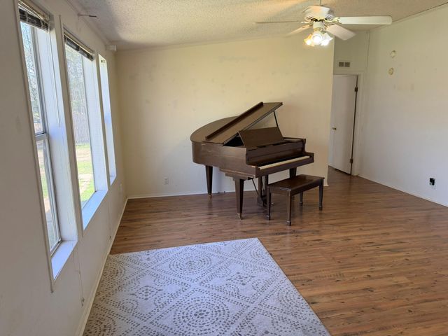 185 Peace Pipe, Smithville, TX 78957