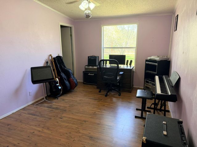 185 Peace Pipe, Smithville, TX 78957