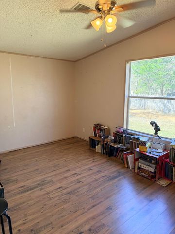 185 Peace Pipe, Smithville, TX 78957