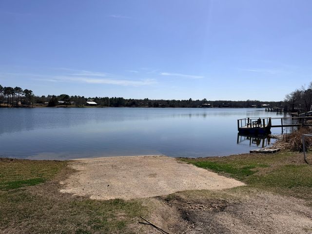 185 Peace Pipe, Smithville, TX 78957