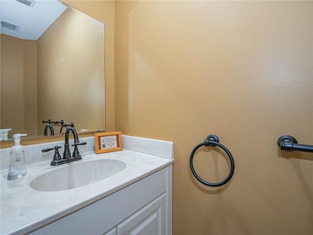 1700 42nd Square 101, Vero Beach, FL 32960