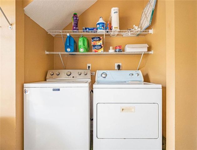 1700 42nd Square 101, Vero Beach, FL 32960