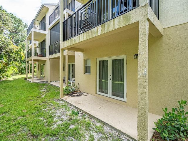 1700 42nd Square 101, Vero Beach, FL 32960