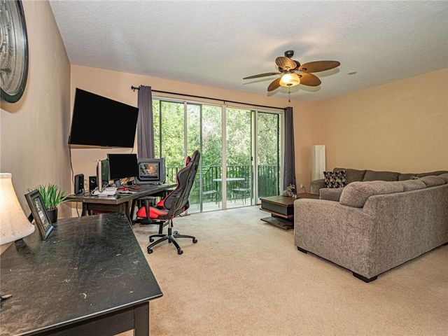 1700 42nd Square 101, Vero Beach, FL 32960