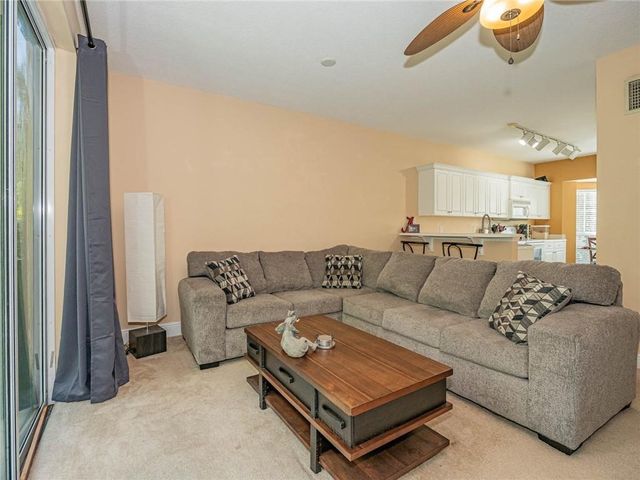 1700 42nd Square 101, Vero Beach, FL 32960