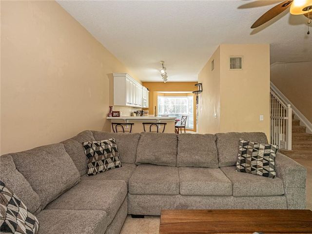 1700 42nd Square 101, Vero Beach, FL 32960