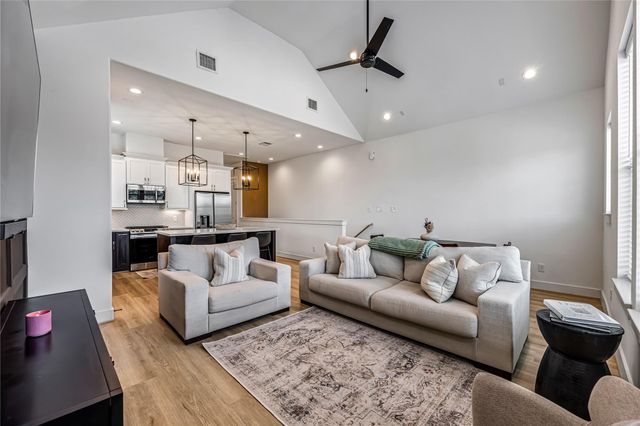 1508 Ryon Street B, Houston, TX 77009
