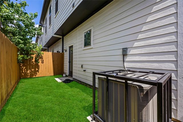 1508 Ryon Street B, Houston, TX 77009