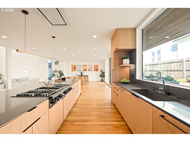 13191 Se Regency View St, Happy Valley, OR 97086