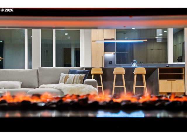 13191 Se Regency View St, Happy Valley, OR 97086