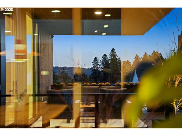 13191 Se Regency View St, Happy Valley, OR 97086