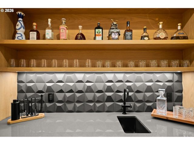 13191 Se Regency View St, Happy Valley, OR 97086