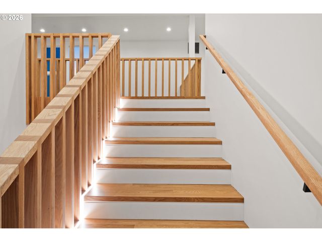 13191 Se Regency View St, Happy Valley, OR 97086