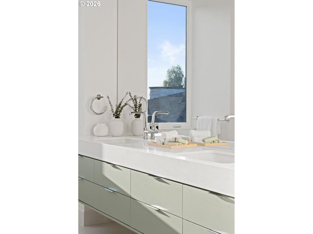 13191 Se Regency View St, Happy Valley, OR 97086