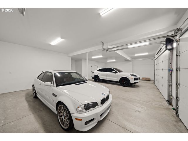 13191 Se Regency View St, Happy Valley, OR 97086