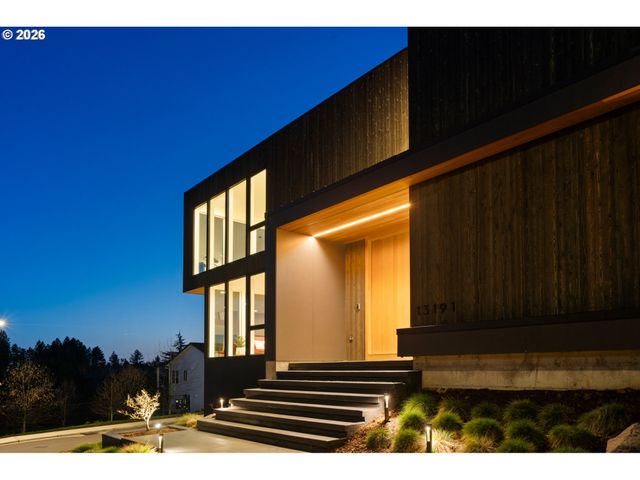 13191 Se Regency View St, Happy Valley, OR 97086