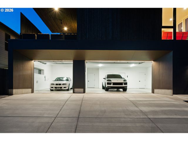 13191 Se Regency View St, Happy Valley, OR 97086