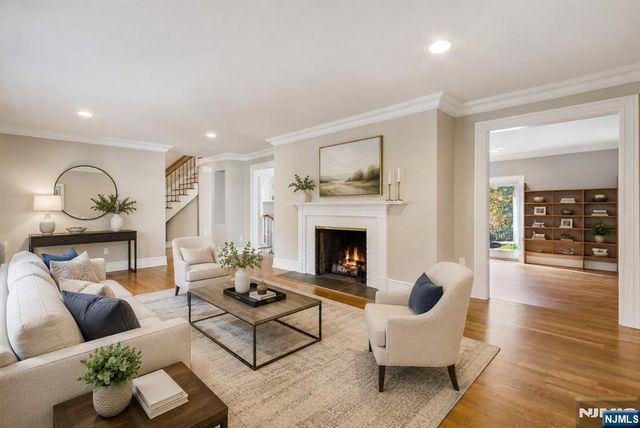 5 Winding Way, Saddle River, NJ 07458