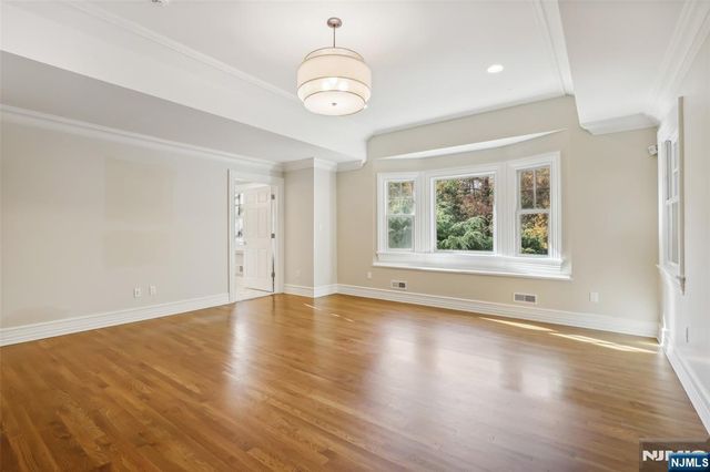 5 Winding Way, Saddle River, NJ 07458
