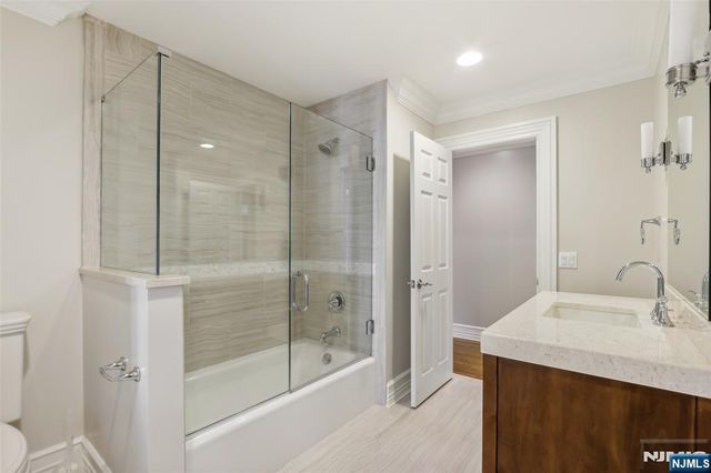 5 Winding Way, Saddle River, NJ 07458