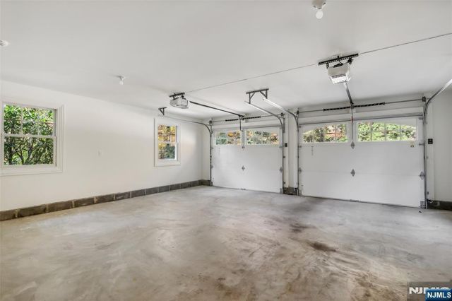 5 Winding Way, Saddle River, NJ 07458