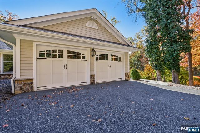 5 Winding Way, Saddle River, NJ 07458