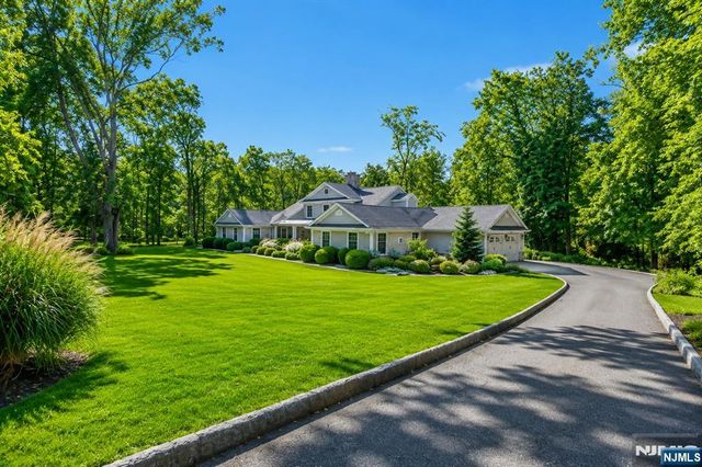 5 Winding Way, Saddle River, NJ 07458