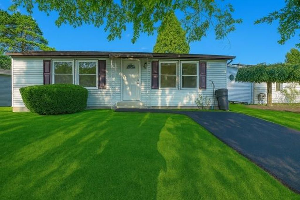 25 Limetree Drive, Manorville, NY 11949