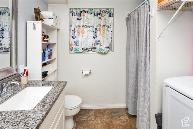 1064 N NAYON DR #9-A, Layton, UT 84040