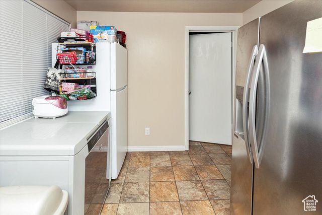 1064 N NAYON DR #9-A, Layton, UT 84040