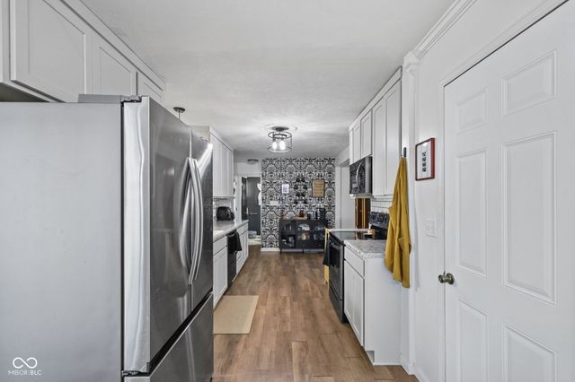 421 Brewer Drive, Greenwood, IN 46142