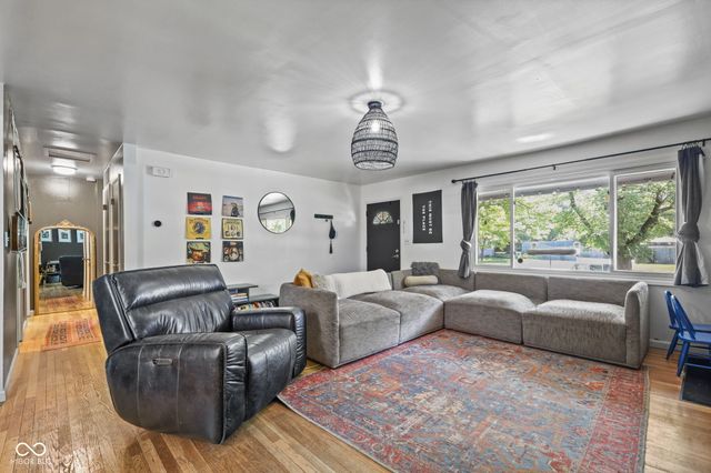 421 Brewer Drive, Greenwood, IN 46142