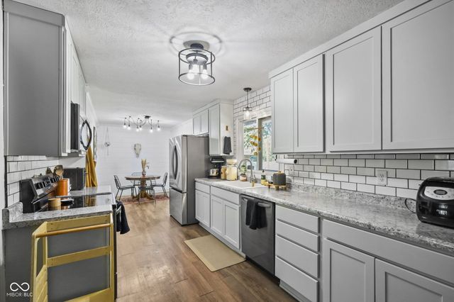 421 Brewer Drive, Greenwood, IN 46142