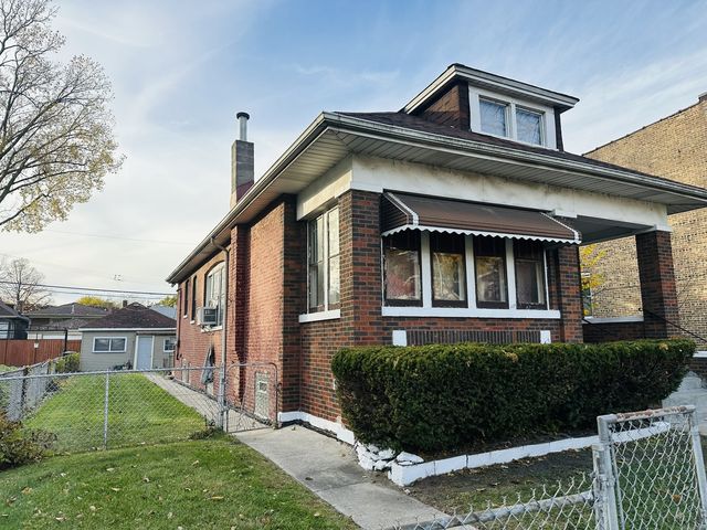 7948 S COLFAX Avenue, Chicago, IL 60649