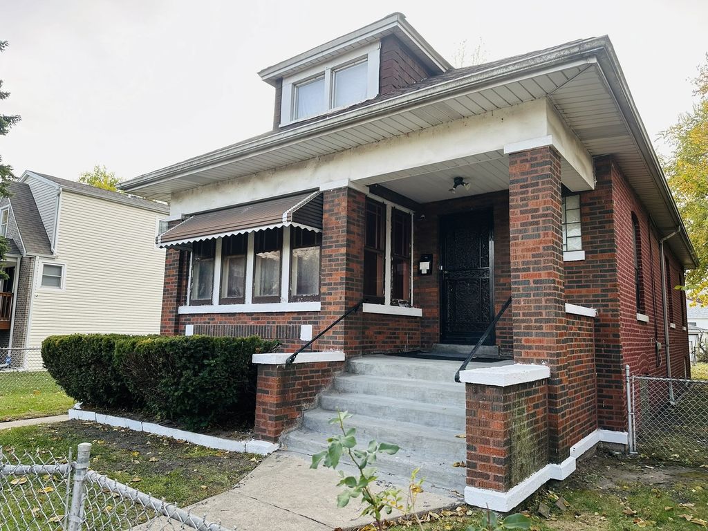 7948 S COLFAX Avenue, Chicago, IL 60649