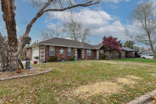 608 Cypress Avenue, Nixa, MO 65714