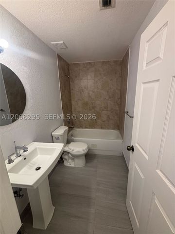14042 NE 2nd Ave 14042, Miami, FL 33161