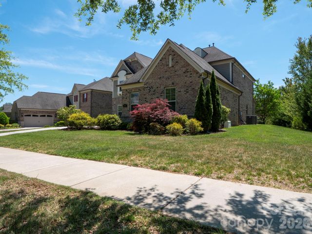 1719 Emory Oak Drive, Charlotte, NC 28270