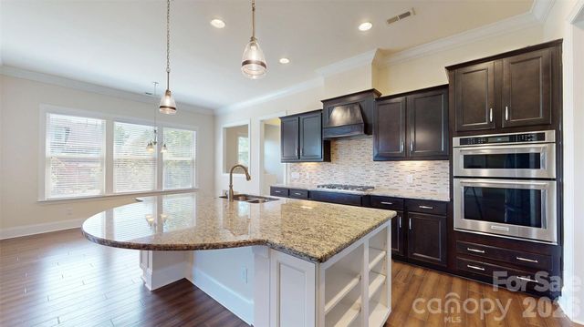 1719 Emory Oak Drive, Charlotte, NC 28270