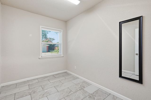 5708 Sunset Road, Westworth Village, TX 76114