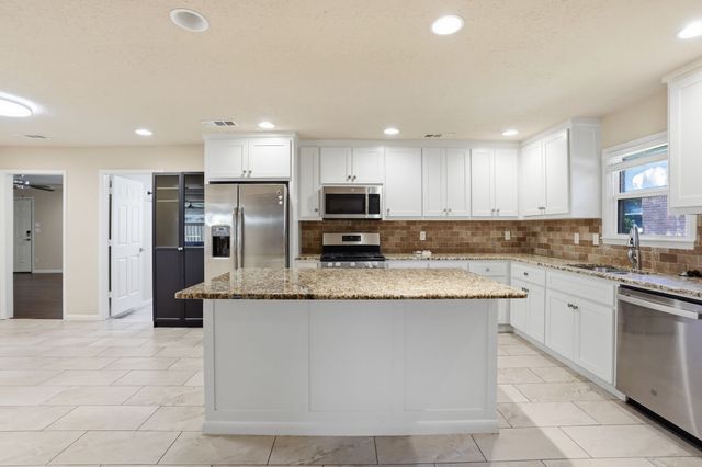 5708 Sunset Road, Westworth Village, TX 76114